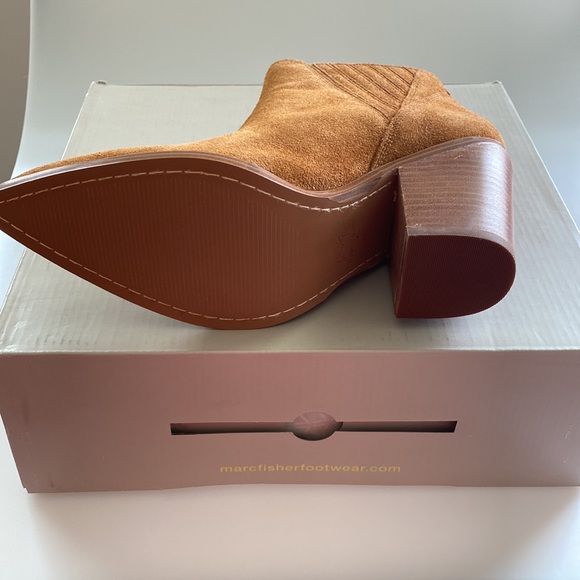 NWT Marc Fisher 9Medium Brown Boots - Picture 3 of 4